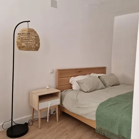 Amplia Y Tranquila Con Bano Privado En Piso Compartido *