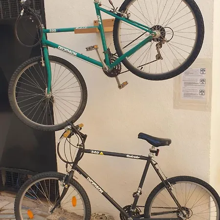 Amplia Y Tranquila Con Bano Privado En Piso Compartido *