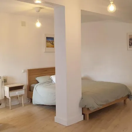 Amplia Y Tranquila Con Bano Privado En Piso Compartido
